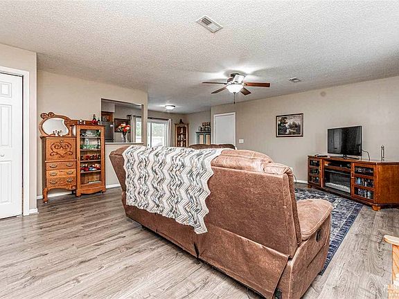 2nd image of 1386 Parkside Dr