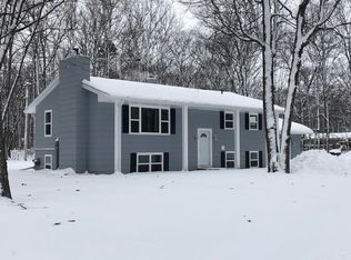 2821 8th Ave W, Gladstone, MI 49837