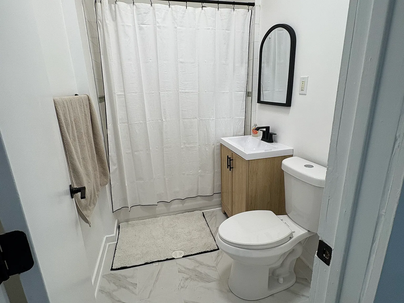3 bed, $1,800 — Photo 4