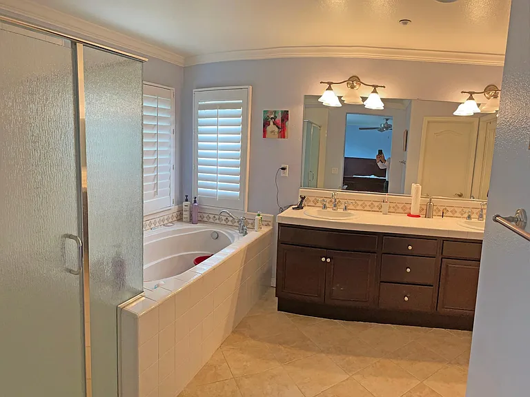 10570 Hollingsworth Way — Photo 7