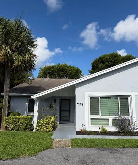 728 Lago Rd — Photo 2