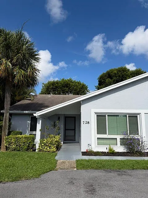 728 Lago Rd