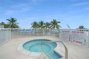 5401 Collins Ave #932 — Photo 20