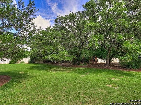 2nd image of 102 S WARBLER WAY