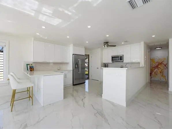 16 KNIGHTS BRIDGE RD, NAPLES, FL 34112
