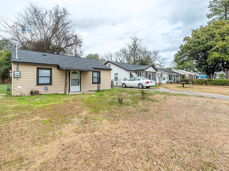 821 Forsythe St — Photo 18