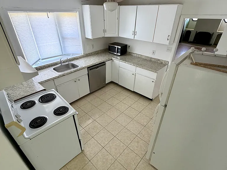 222 Glenwood Ave #1 — Photo 8