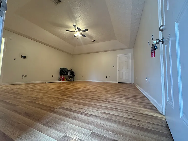 1088 Pierce Rd #B — Photo 3