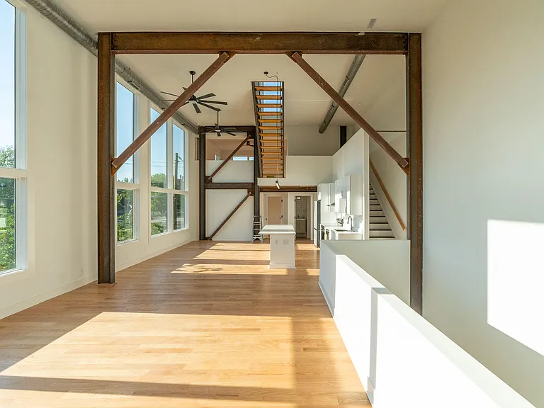 400 E Martin St #A — Photo 8