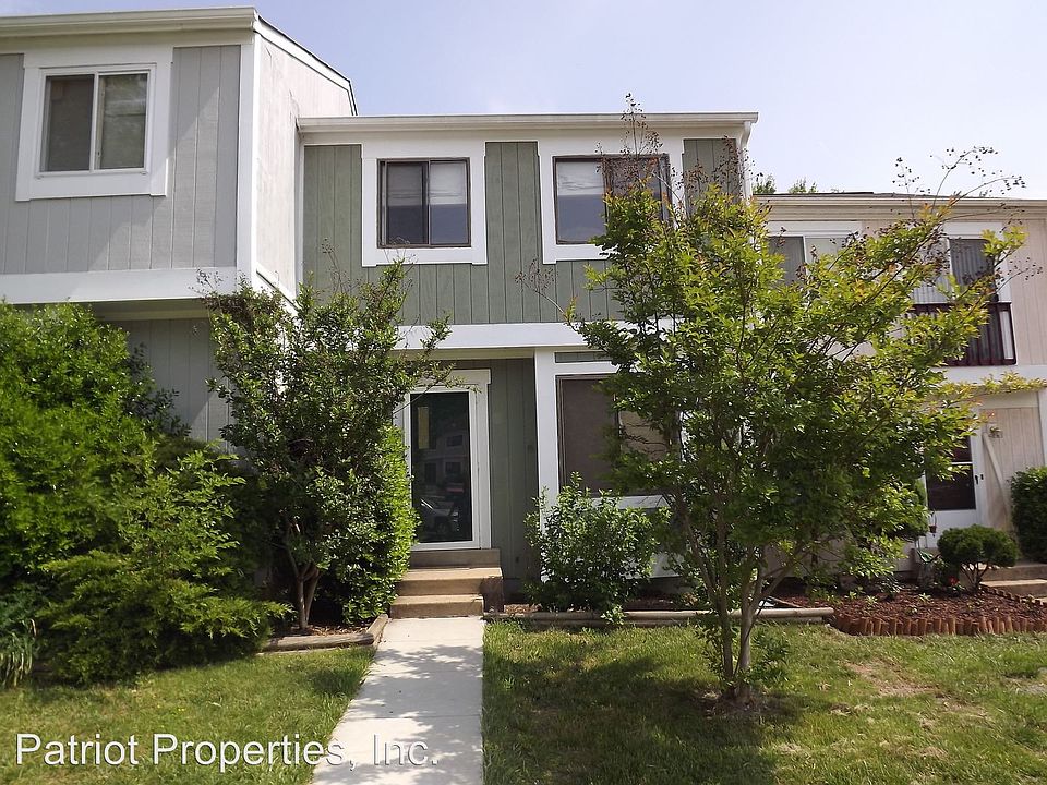 1st image of 38 Sugarland Square Ct