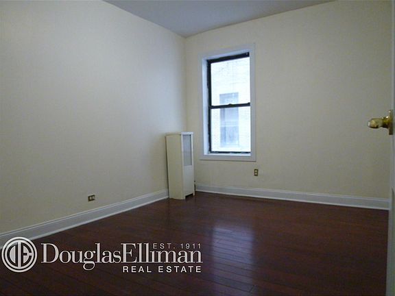 3rd image of 280 Fort Washington Ave APT 21
