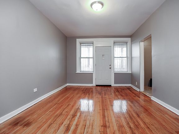 2nd image of 5642-5644 S Calumet Ave #5642-3N