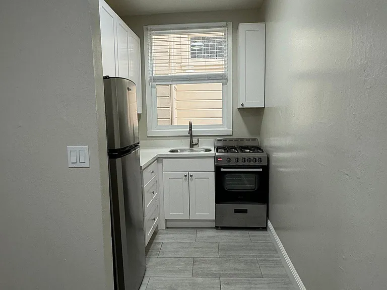 1350 Washington Street — Photo 22