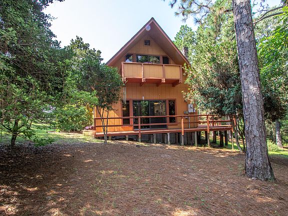 2nd image of 111 Dogwood Dr