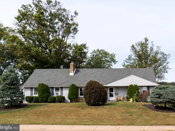 1118 N 5th St, Perkasie, PA 18944