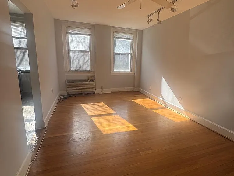 2801 Adams Mill Rd NW #105 — Photo 12