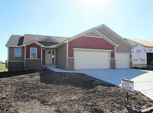 808 SE 14th St, Grimes, IA 50111