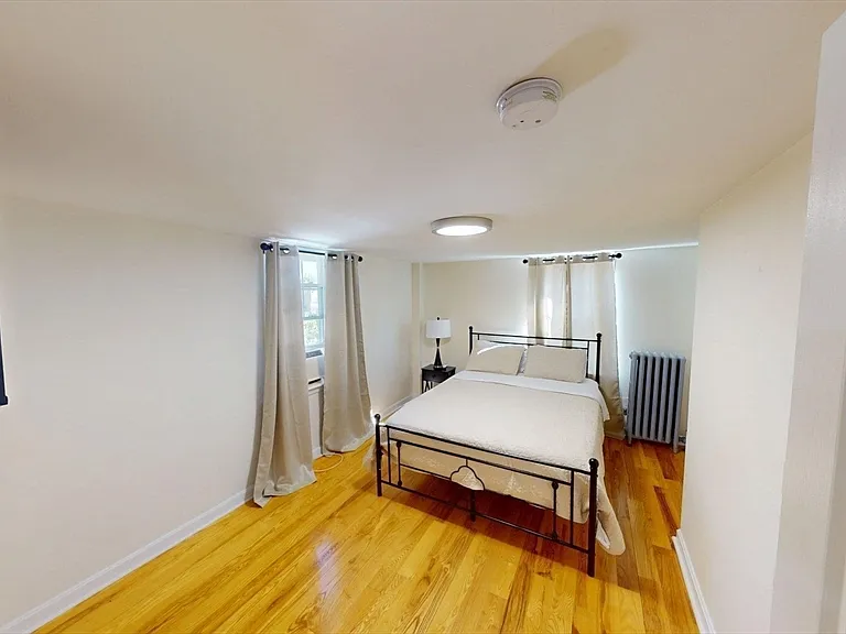 266 Webster St — Photo 27