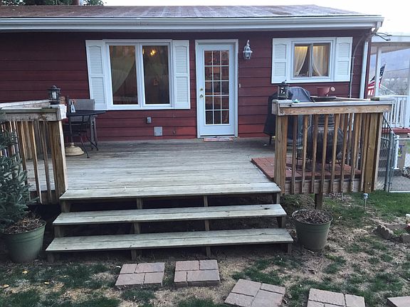 4th image of 604 Jeanette Ave.