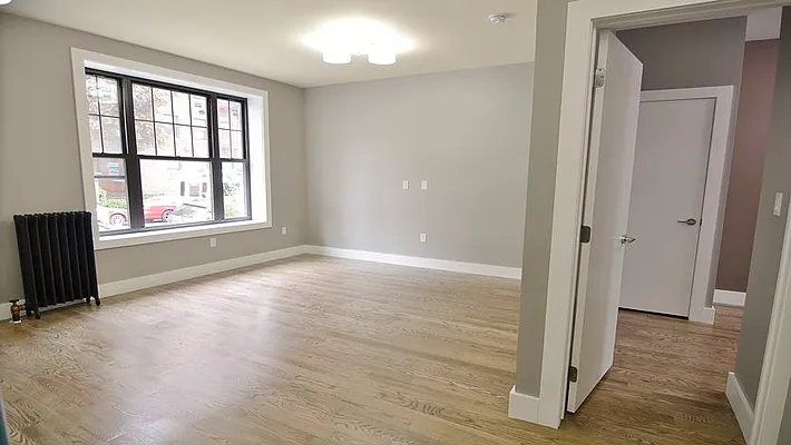 Rented by Park Property Advisors | media 11