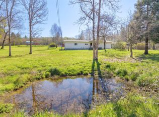 885 Plumtree Ln, Grants Pass, OR 97526