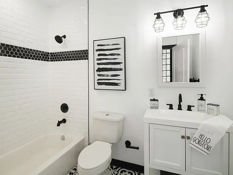 345 Walnut St — Photo 15