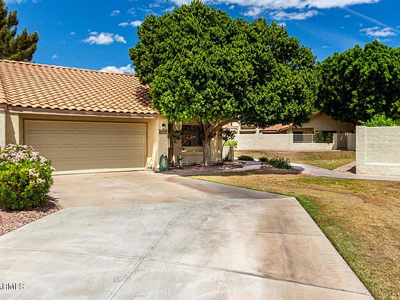 3rd image of 1026 E CHILTON Drive