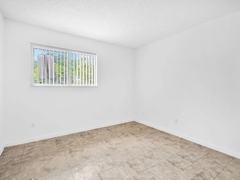 2020 NE 163rd St #204 — Photo 15