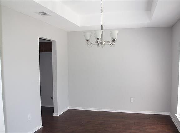 4th image of 4813 Cresthill Ln