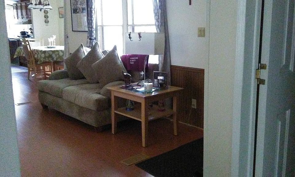 L/R by front door