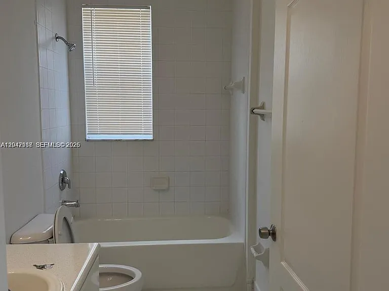 1656 SE 29th Ct #100 — Photo 10