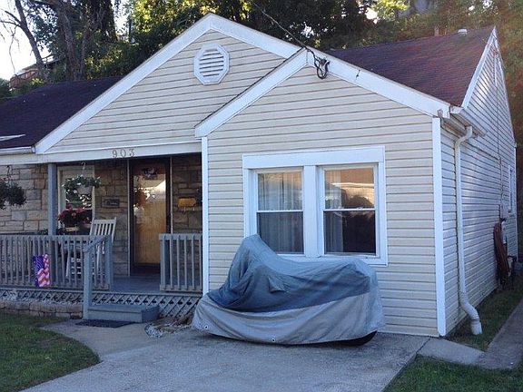 2nd image of 903 Glen Way