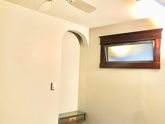 5th image of 192 Esser Ave #2