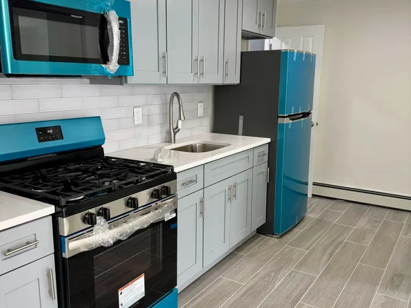 25-61 Parsons Boulevard image 1 of 5