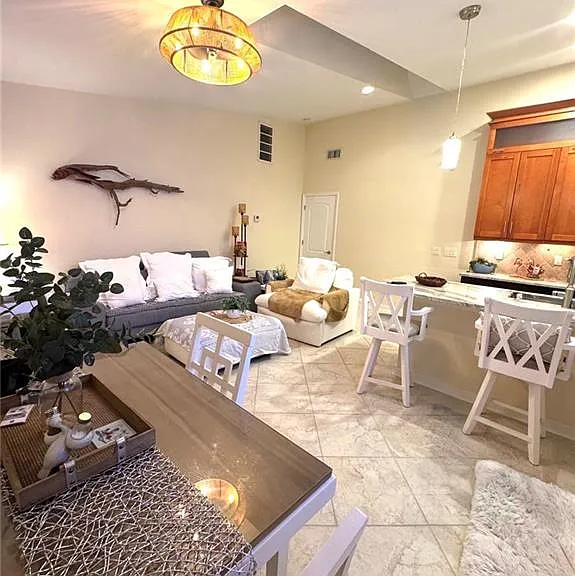 1517 SW 51st Ln #201 — Photo 4