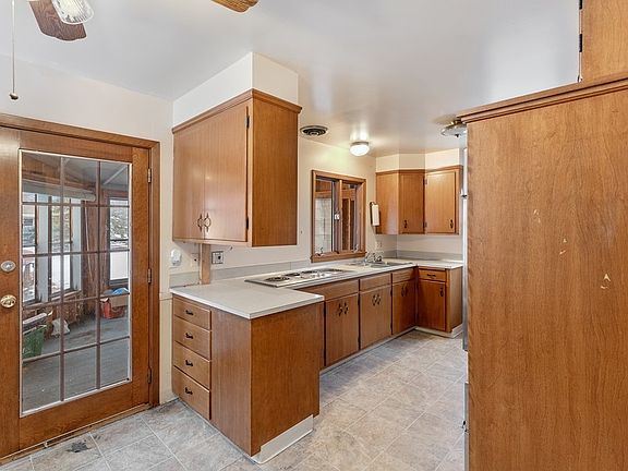 5th image of 1525 Marsh St