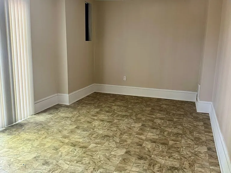 33 Wayside Ct — Photo 16