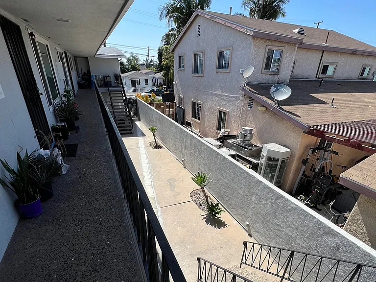1420 Walnut Ave #8 — Photo 10