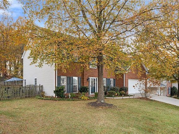 3rd image of 824 Gehring Dr