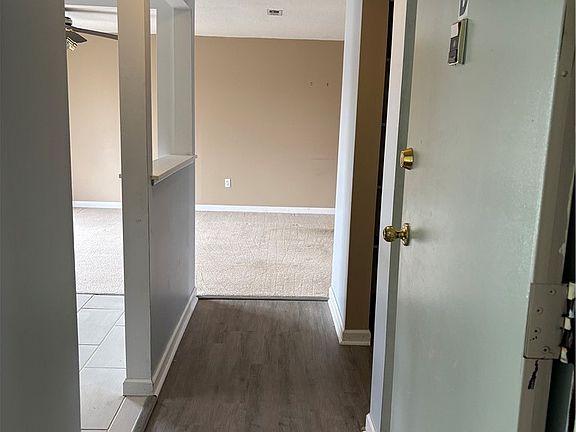 2nd image of 3948 Ridge Lea Rd APT D