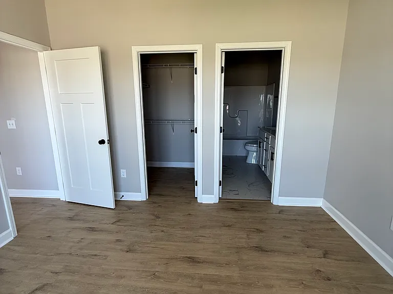 69 S Cedar Ave — Photo 10