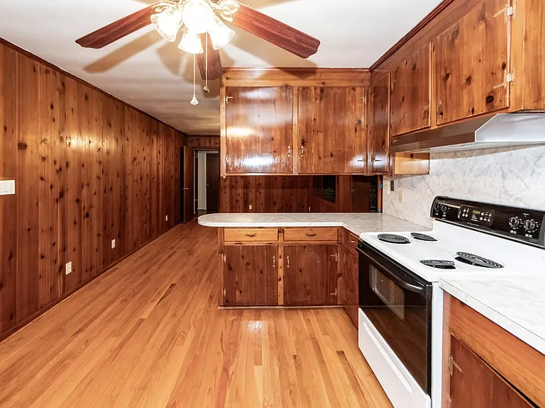 453 Wade Hampton Dr — Photo 17