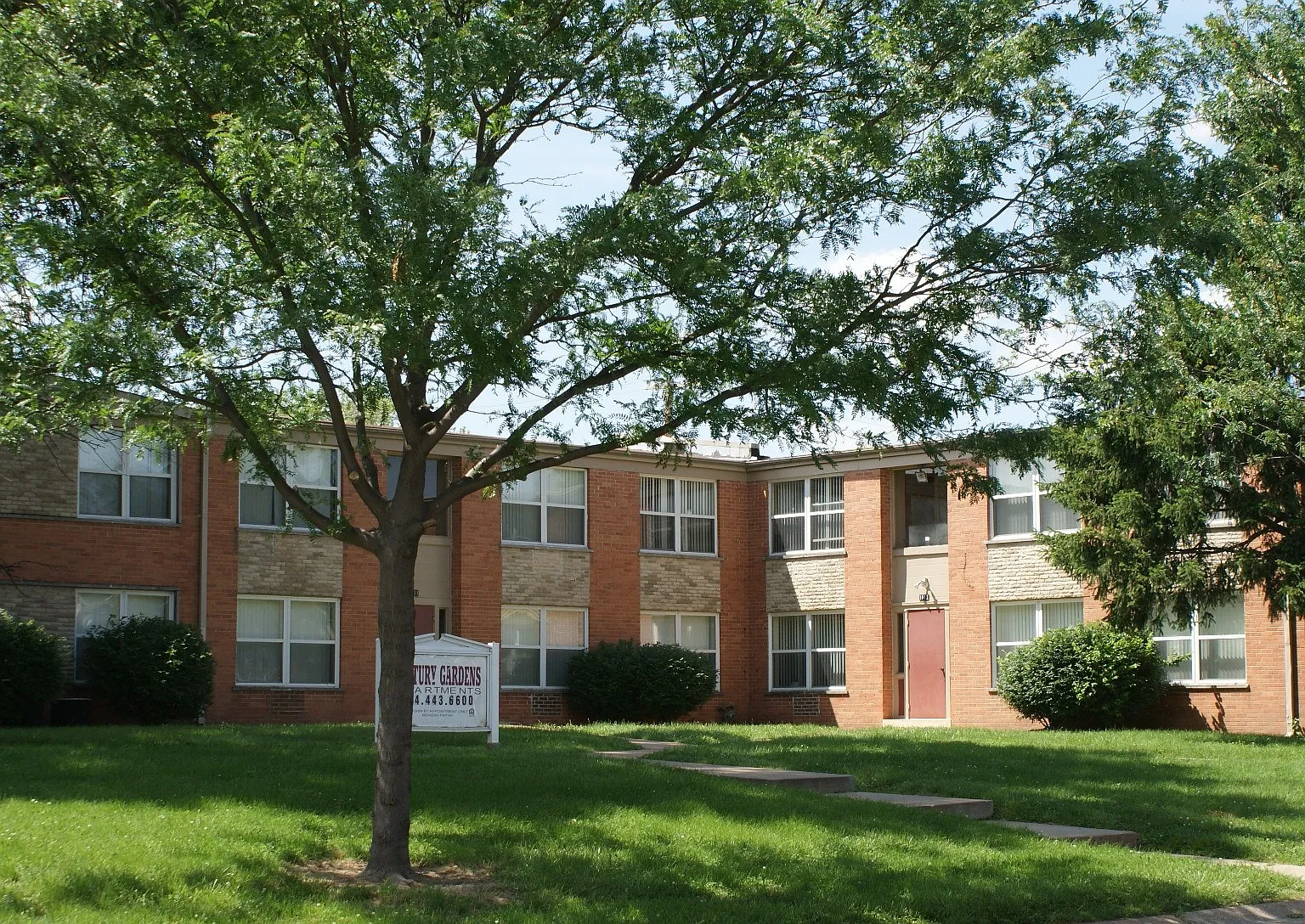 2 bed, 830 sqft, $840 — Photo 2