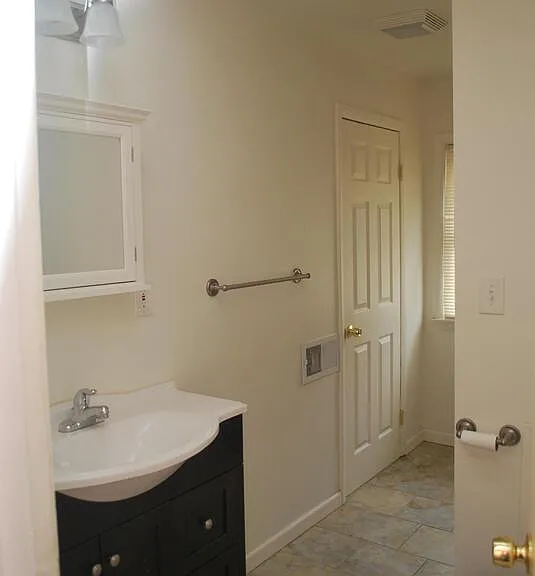 328 W Kalama Ave — Photo 4