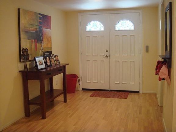 4th image of 4734 Aqueduct Ave