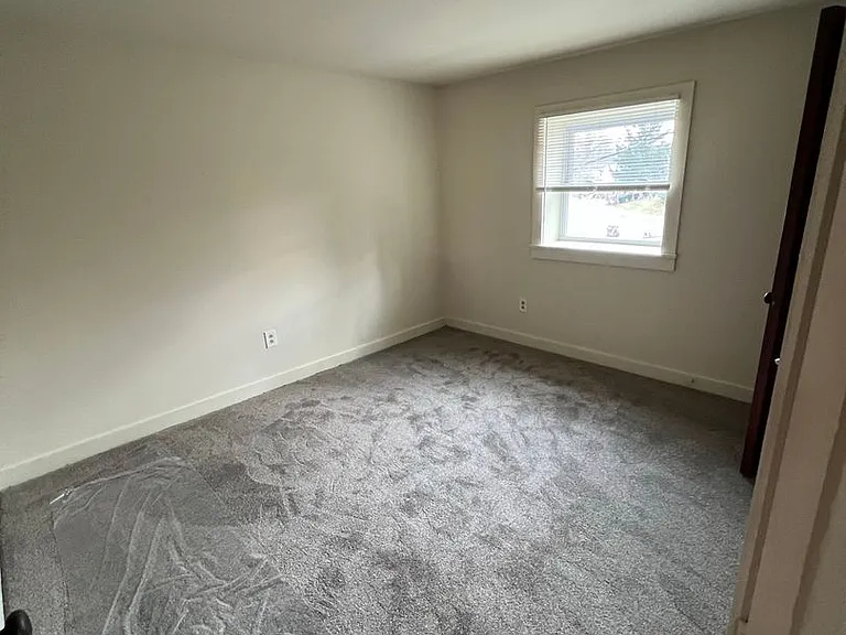 5200 Earl Dr — Photo 5