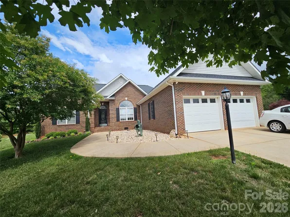 4613 19th Street Ct NE, Hickory, NC 28601