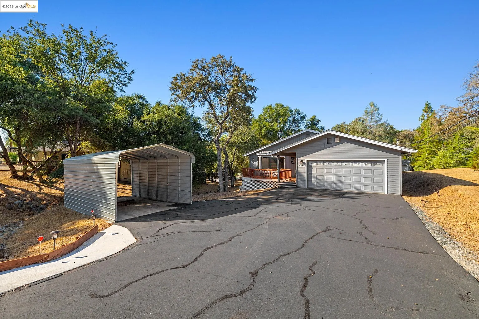 20747 Rising Hill Cir photo 1