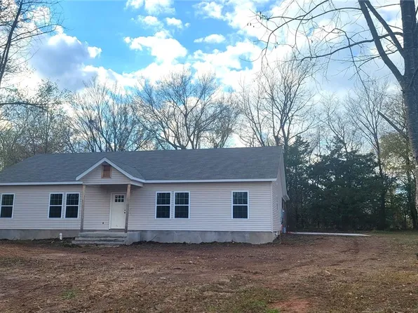 260 Fort Smith St SW, Gravette, AR 72736