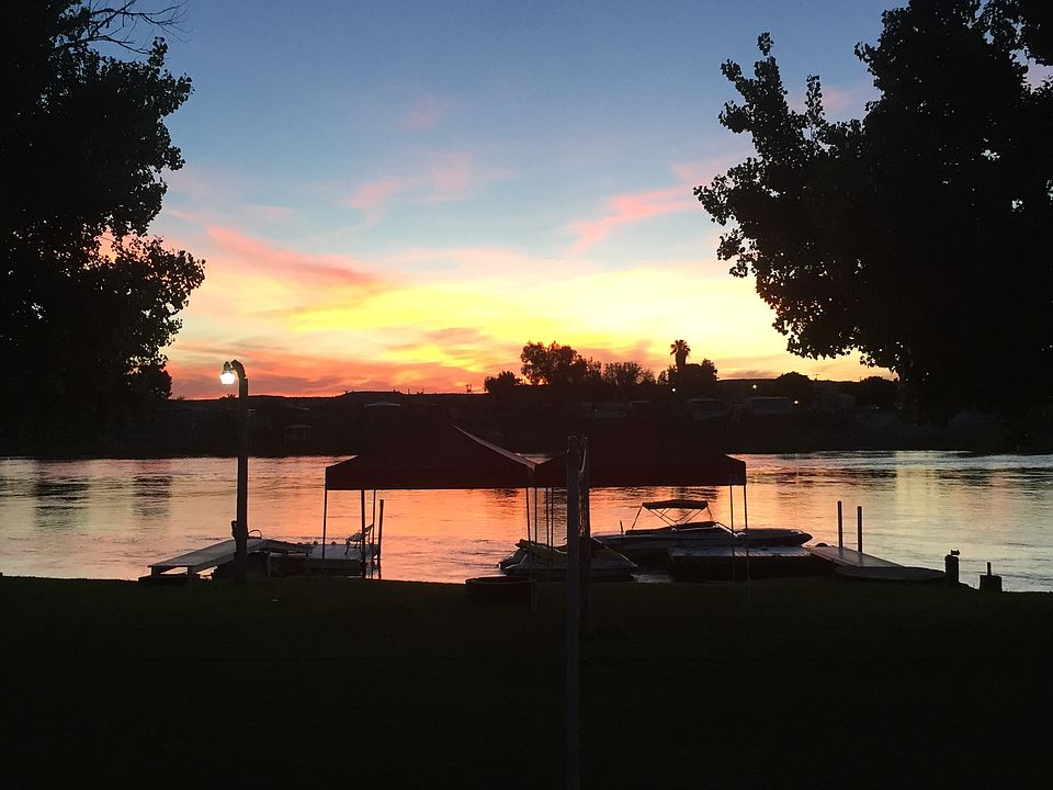 1st image of 240 E Riverfront Dr